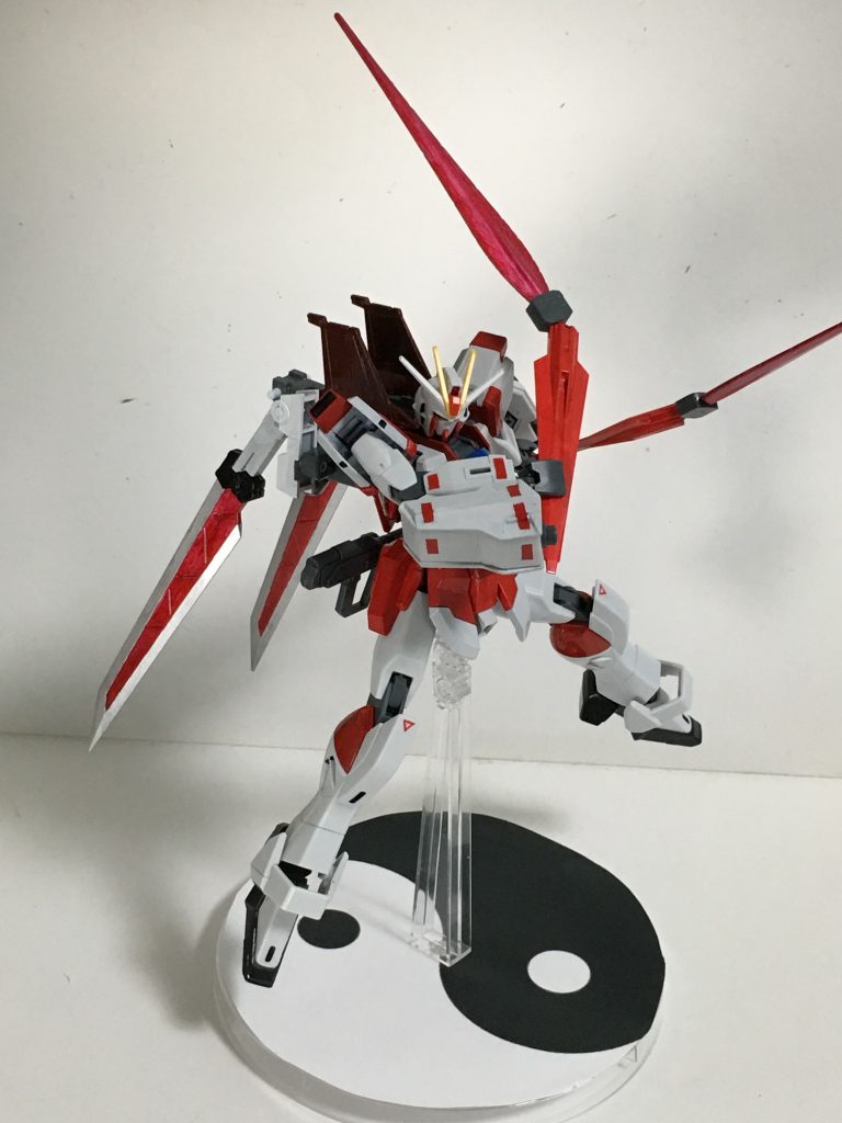 “フラッシュエッジビームブーメランⅡ”二本備わっており本物のブーメランみたく投擲すると帰ってくる。