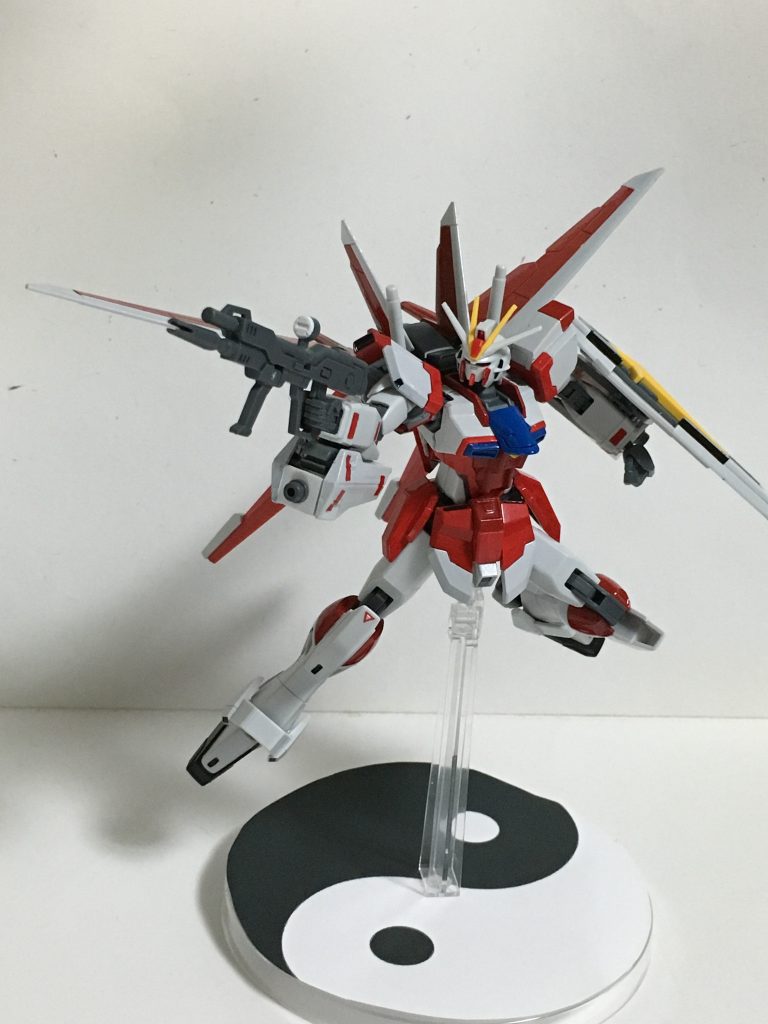 “高エネルギービームライフル”一般的なビームライフルと同等であり、この形態での数少ない射撃武装。