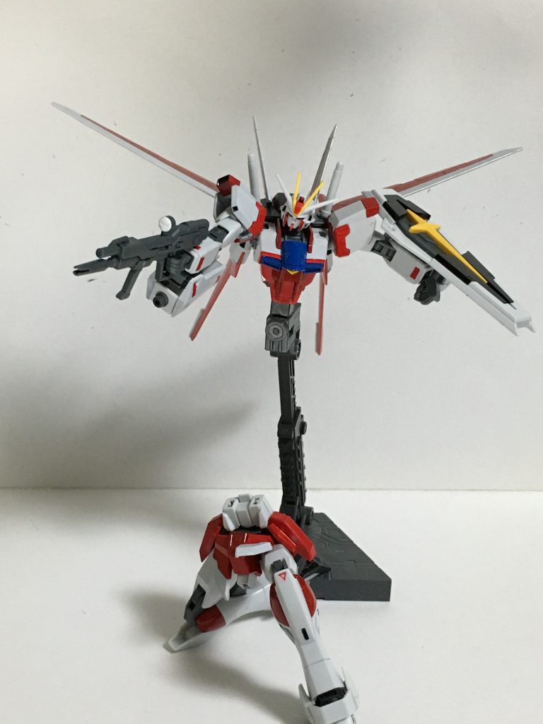 “当たり判定縮小”彼女の持ち味である当たり判定の狭さを本機体で再現するため、上半身と下半身を分断させビームライフル等の攻撃を回避すると言ったことができる。