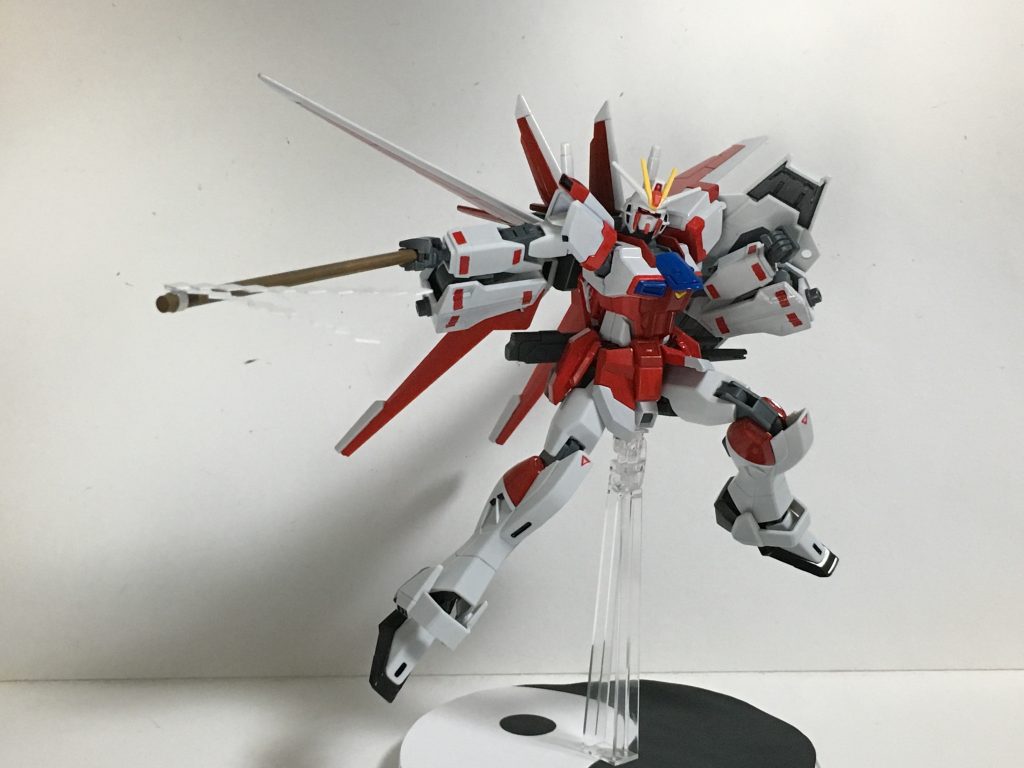 “ヴァジュラビームサーベル”フォースシルエットに搭載された近接武装。“お祓い棒”彼女を象徴する武装であり唯一の打撃武装。また、お祓い棒の周りにビームを包み込み敵を切るということも可能である。霊夢頑駄無にもこの武装は追加され同じことができる。