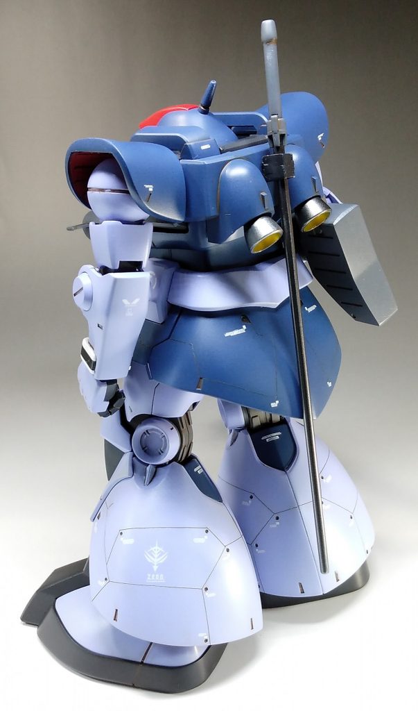 脚部はゲルググVer.2.0に準じたスジ彫りを入れました