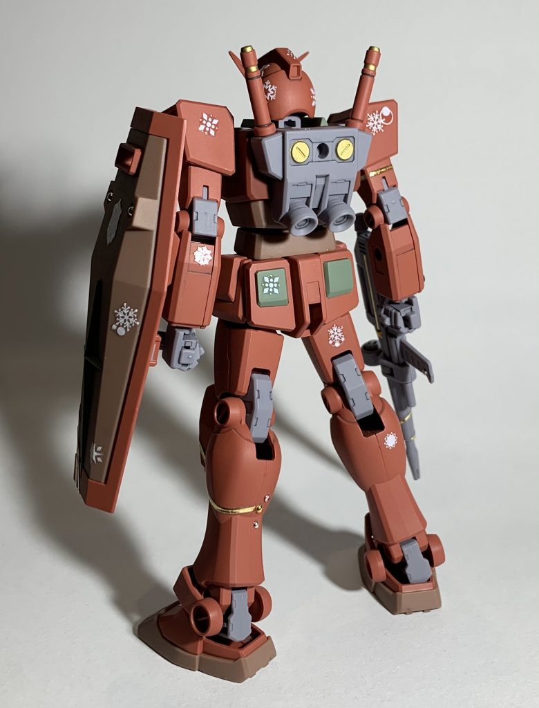 キット自体の加工はゲート処理とアンテナシャープ化、ビームライフルの開口を行いましたがこの辺はお好みで