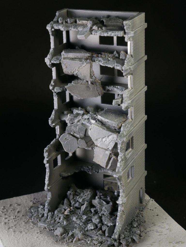 エアブラシで雑にグレーで塗装した後に、白でドライブラシしています。