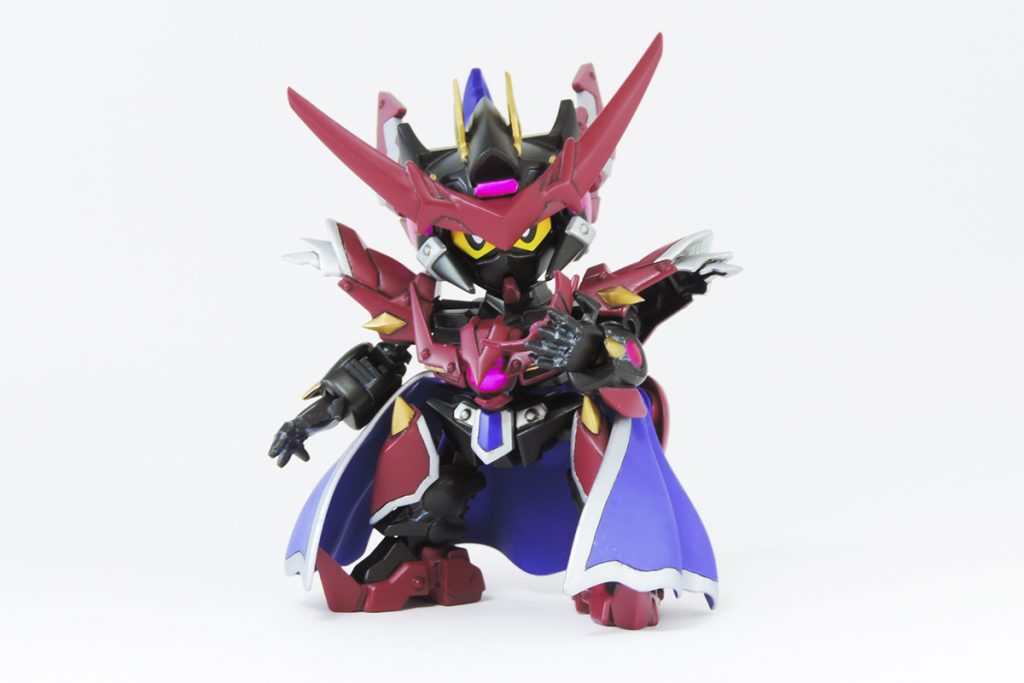 特徴的な洗脳マスクは元々SDならではのギミックなので、ネオジムで着脱式に。