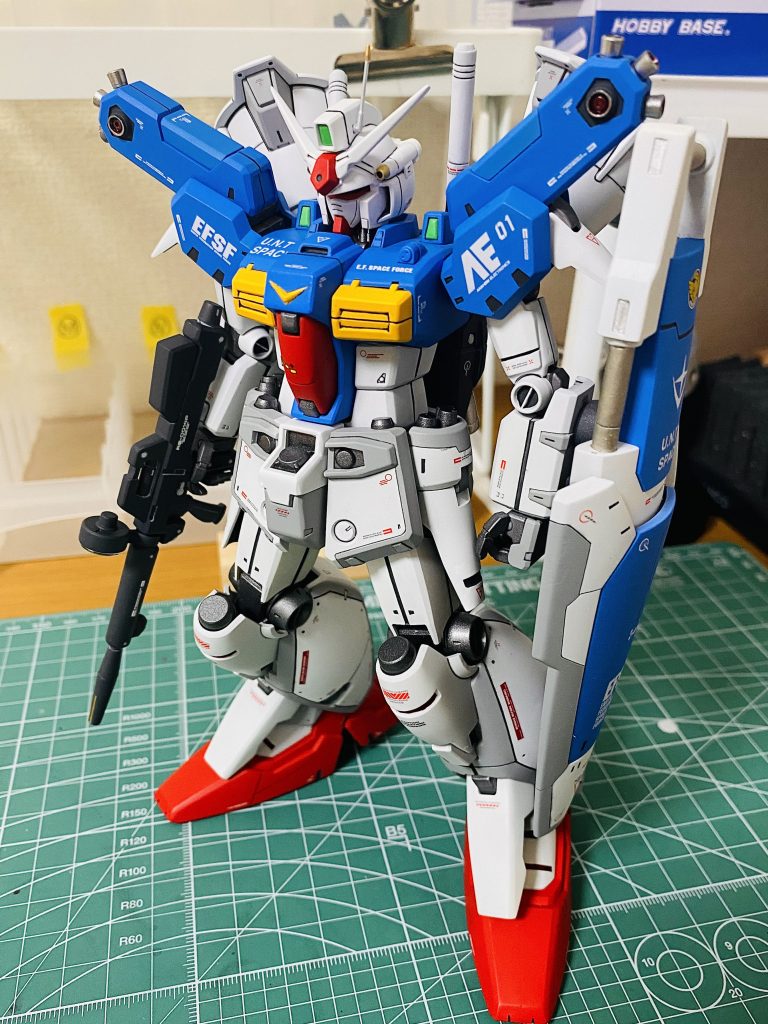 全体的に色が濃いかなと感じましたが、まずは全塗装で完成させたことに大きな充実感を得られました。中学生の頃、当時のホビージャパンを見ていつか組みたいなと思い約20年経って製作しましたが、完成品を眺めて当時の記憶を思い出してちょっと感動。自分の中で感慨深い作品となりました。