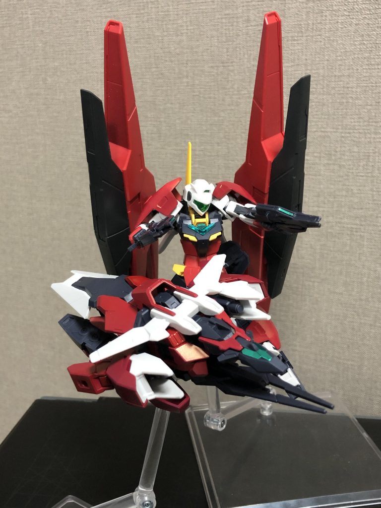 コアガンダムをベースにGNアーチャーをミキシングしました。追加装甲と背面にブースターを装備。アーマーは汎用性と扱いやすさからアースアーマーを使用します。