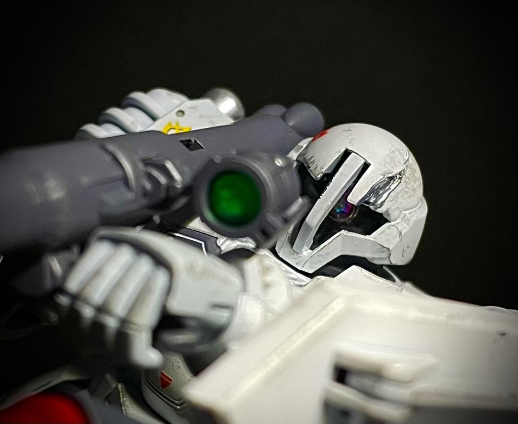 バズーカはHGUCシャアザクから拝借。バズーカを構える姿が良く似合う機体ですね。白緑赤ときたらクリスマスを連想しちゃいますね←????????