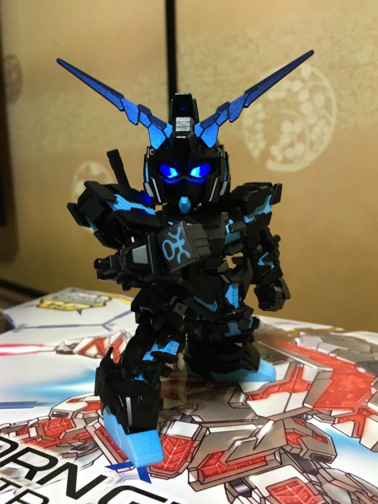 手の甲にはまひろさんのシンボルマークである天王星の記号を書き込みました。