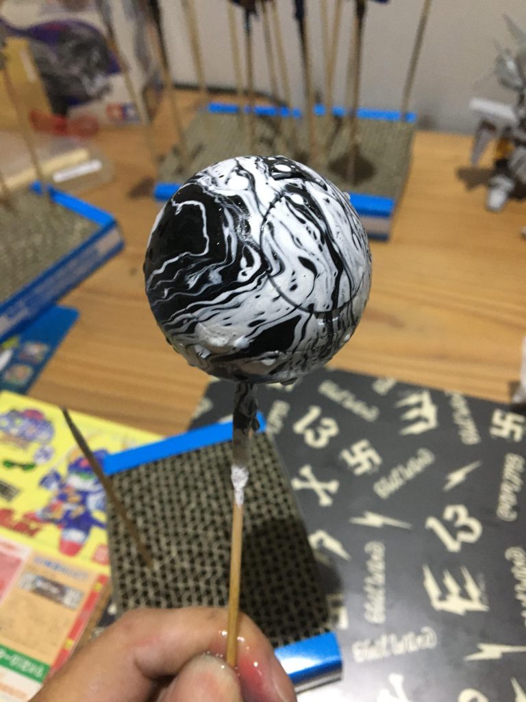 大量に余ってるポリカスプレーでマーブリング