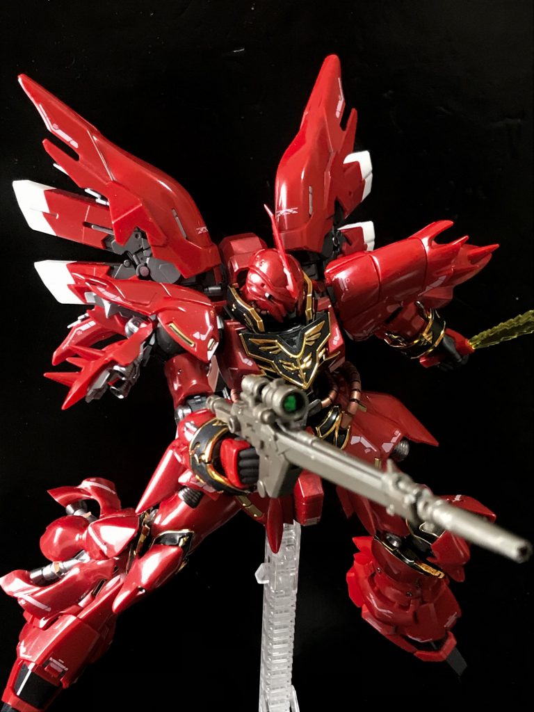 元々グロスインジェクションのシナンジュをさらにメタリックにしたガンダムベース限定品です。中古でお安く入手しました。