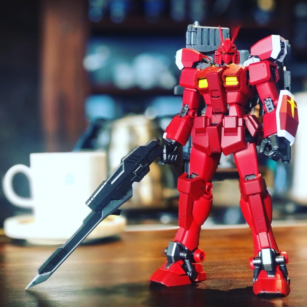 カフェのカウンターにて。