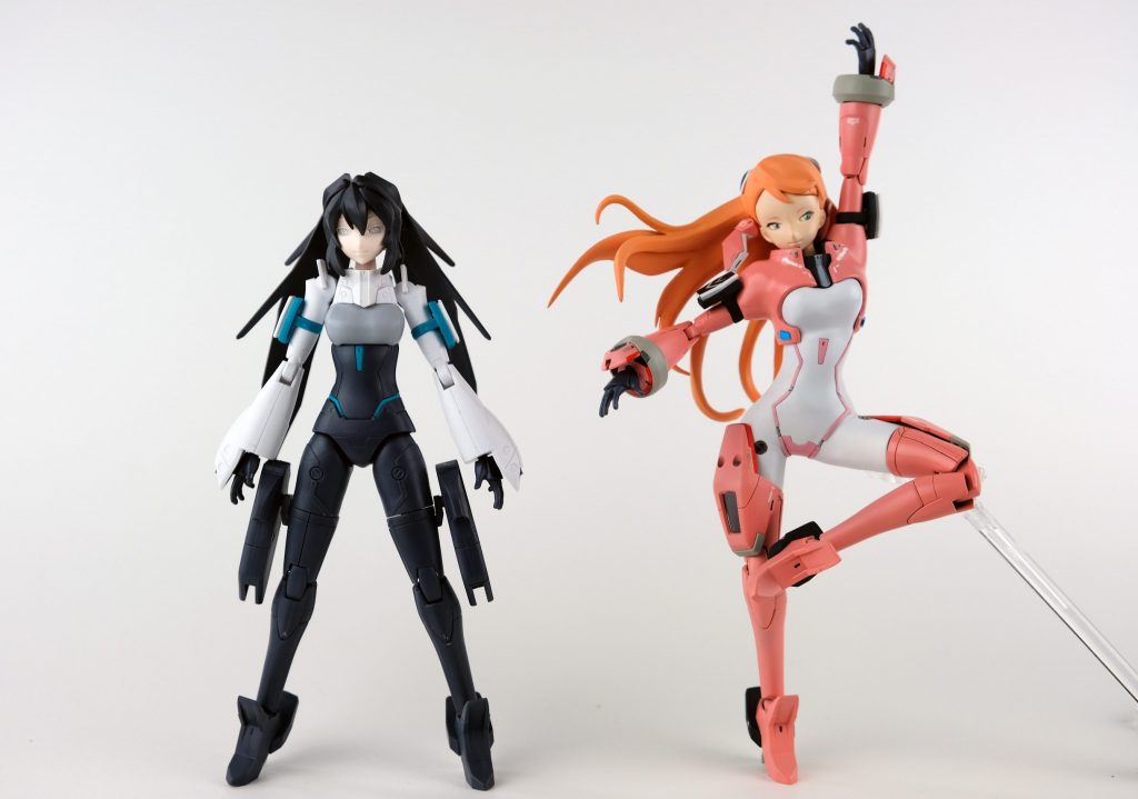 元キットモビルドールメイとの比較画像です。