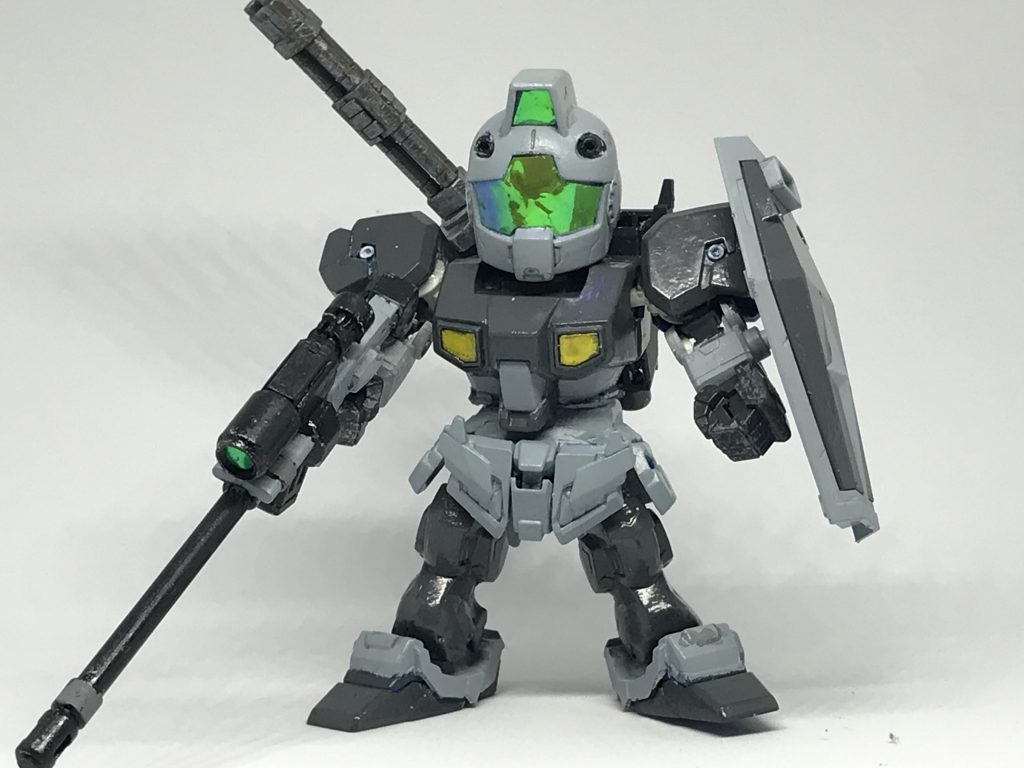 前に投稿したヤツを塗り直しました。ジムキャノンっぽいカラーリングにしました。