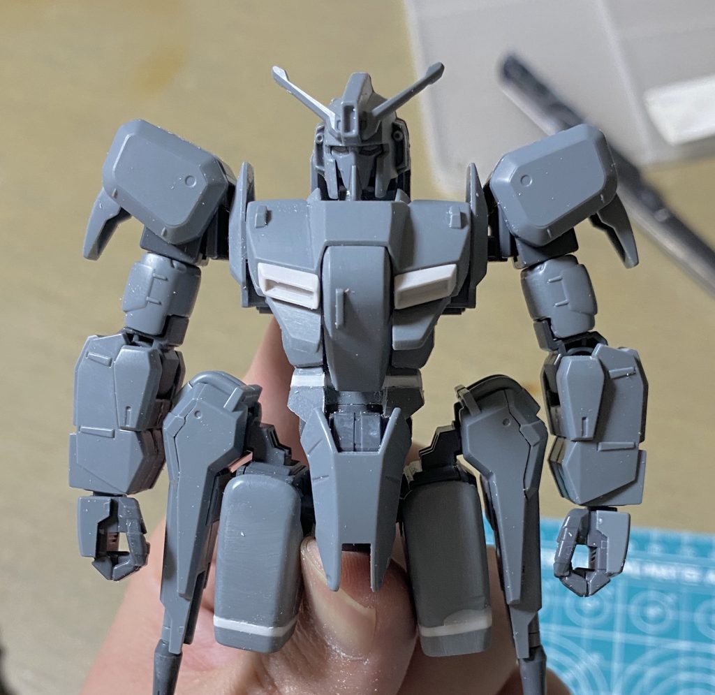 首0.5mm、腰部計1mm、太もも1mm延長してます。変形機構はオミットして、縦のプロポーションの修正に全振りしてみました。