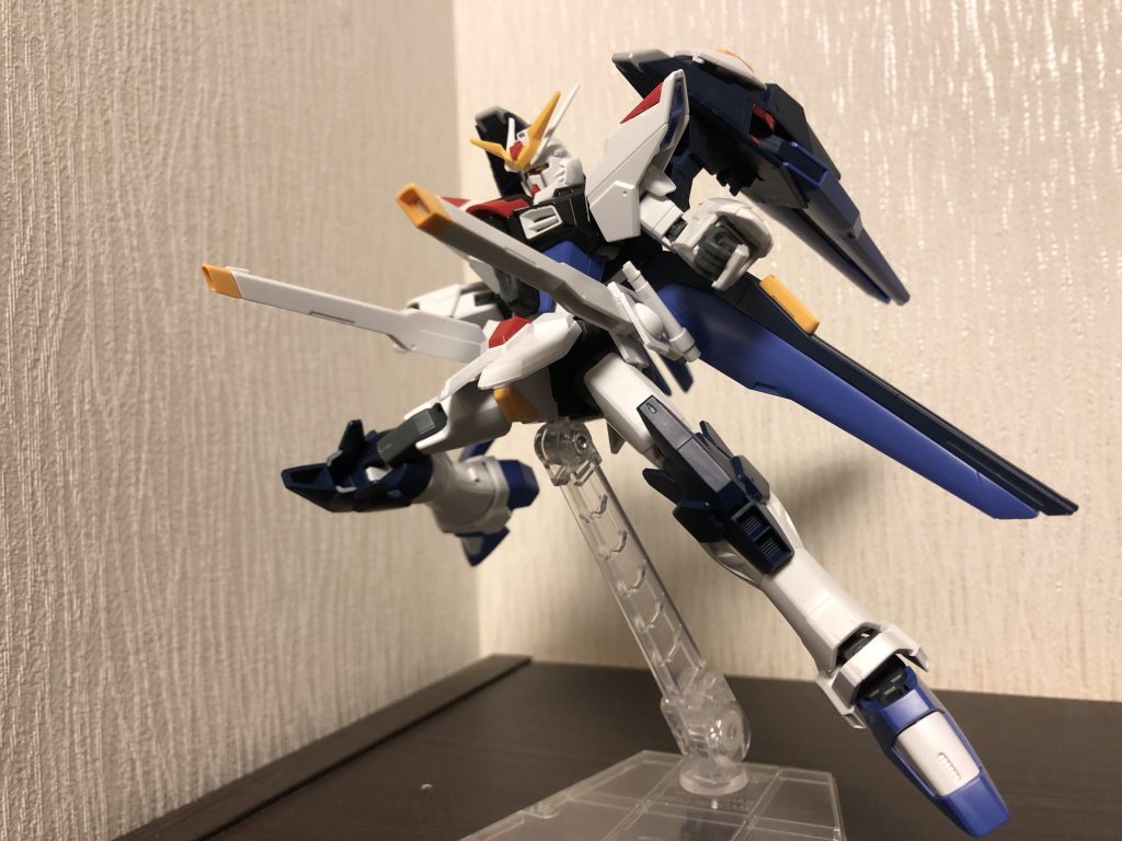 腰部レールガンストライクフリーダムと同性能のレールガンを搭載