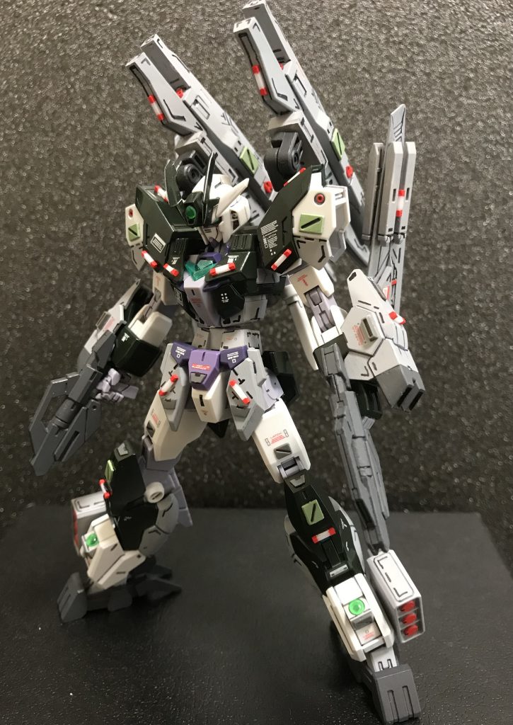 アップ。ベースはヴィートルーですが個人的にヴィートルーの武装とか1本アンテナにも違和感があったのでほとんど使わず、ジャンクとかユニットなど色々追加、加工して重武装の陸戦タイプ作りました^ ^