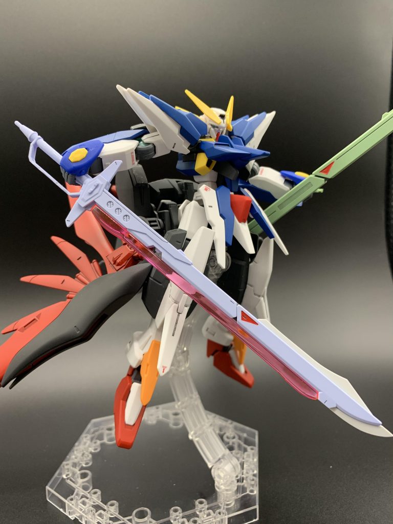 通称名無し砲も構えることができます。