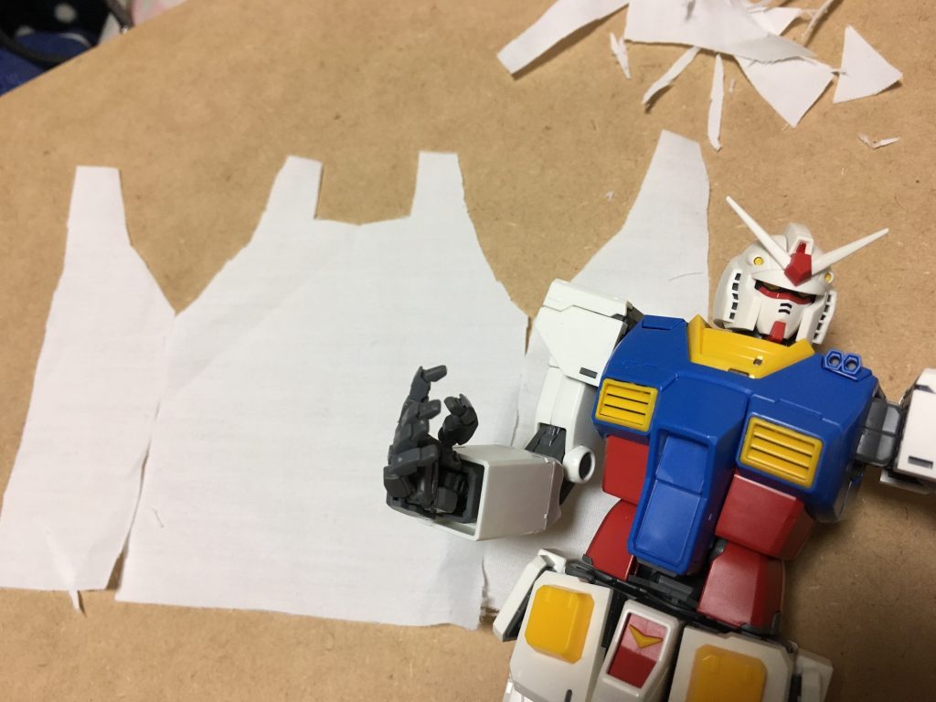 で、私思ったんですよママって何似合うかなってそしたら割烹着姿で飯をよそう姿を幻視しちゃったのでこれは作るしかないと思いましたね!!そして夜中にやってたんで眠い中起こされてるママはちょっと不機嫌です