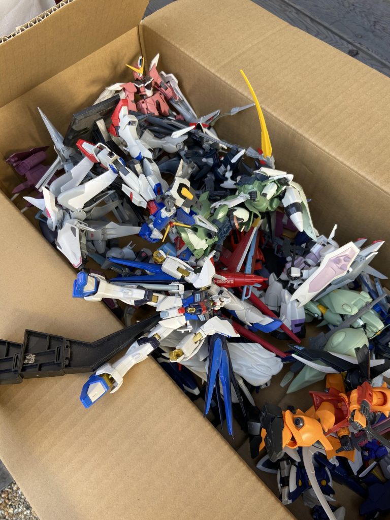 嫁さんの実家整理の際に出てきた、義兄さま所有のパチ組ジャンク軍団をいただきました！今回のはそのうちの一機です。