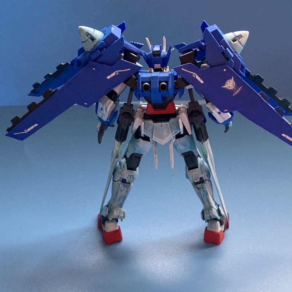 シールドのGNフィールドによってドライブを推進機として使った際に整流効果を発揮できる