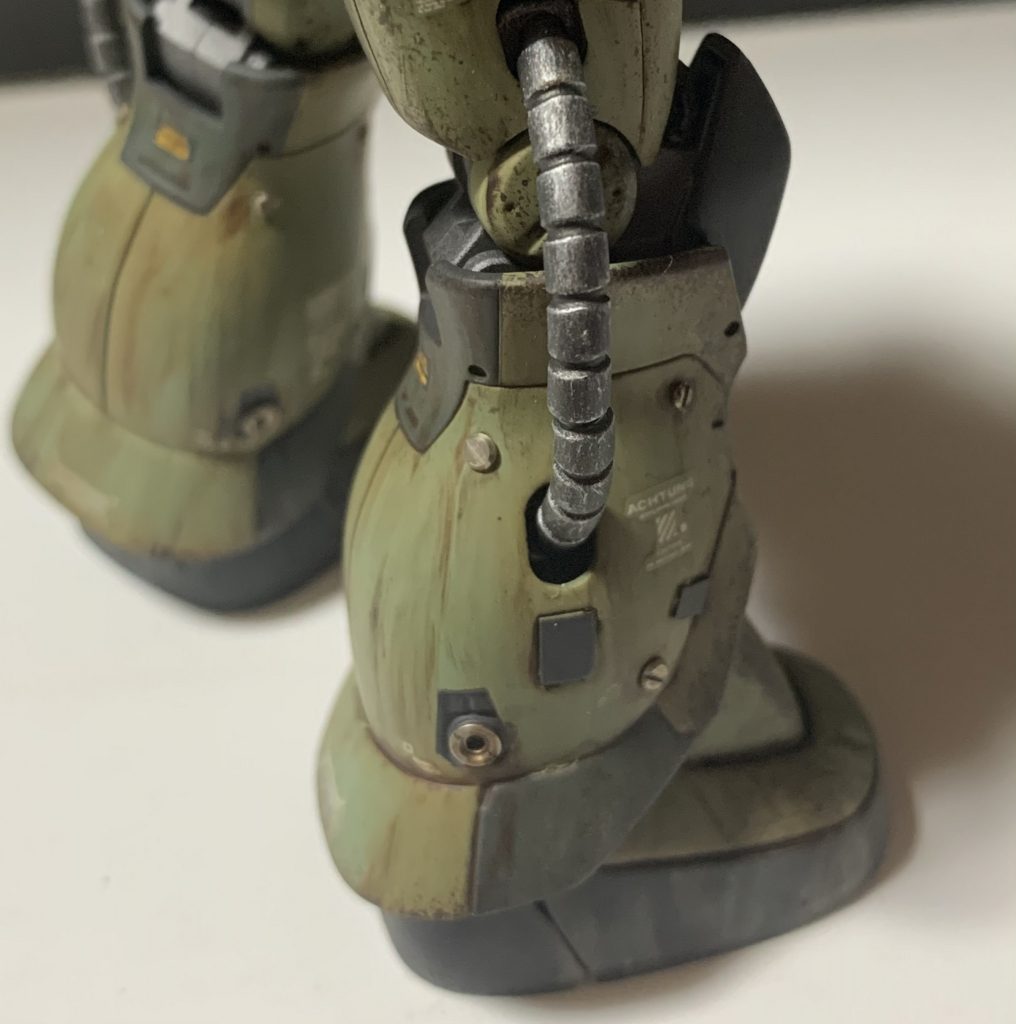 特に改造などはせず、マイナスモールドやプラ板使って、元からあったモールドを強調させてます。