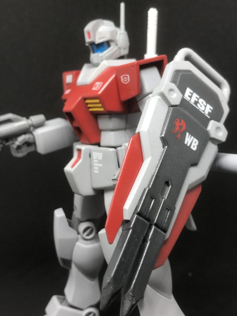 WBにはガンダムの予備パーツがあるはずで、それをジムにも利用した感じにしてみました。ガンダム量産型なのか、現地改修型ジムと言うべきか。そんな機体にしてみました。