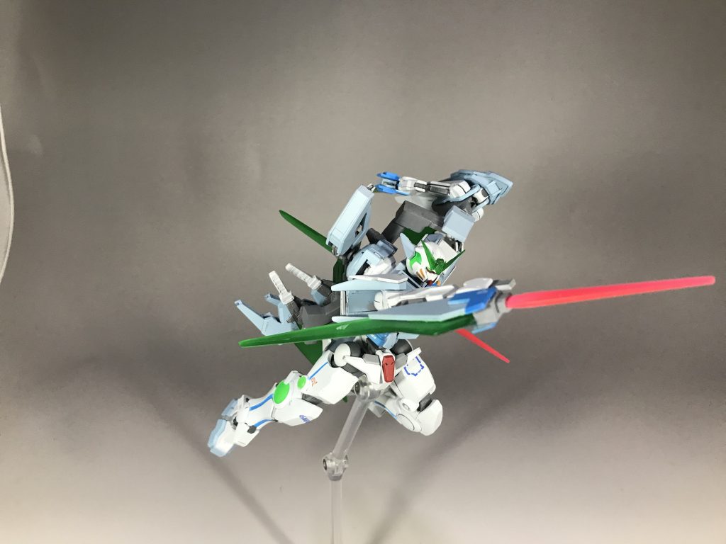 GNトンファーブレイド。刀身はクリアパーツ、基部先端からビーム刃を出せます