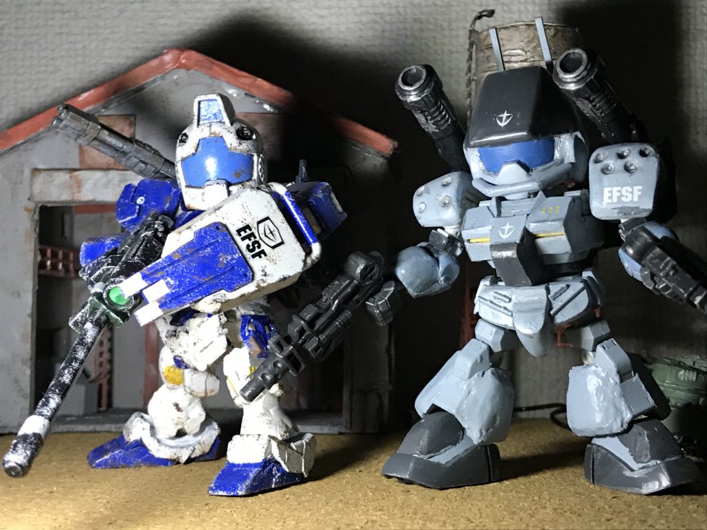 前に作ったジムもホワイトディンゴ隊の設定なので僚機として撮影。こうなると、色をグレーに変えてもう一機作って小隊で揃えたくなってきたな…