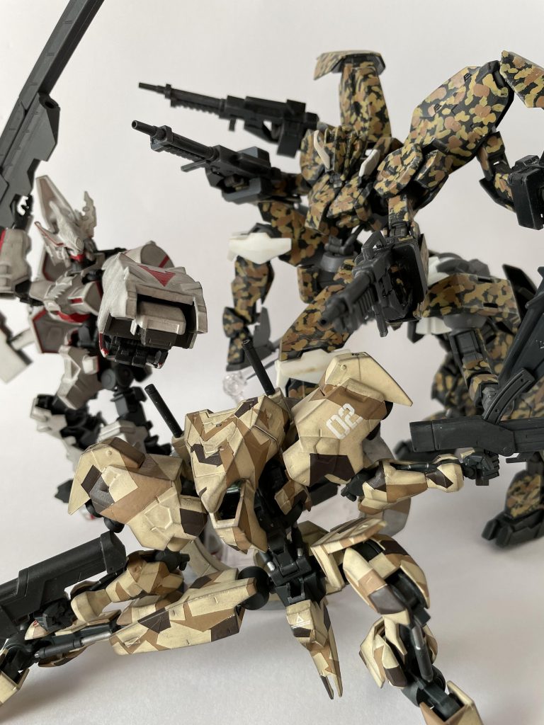 他2機は過去作です。白いガンダムがソードフィッシュ、迷彩のユーゴーがユーゴーV1です。どちらもガンスタにアップしていますので、よろしければご覧くださいm(_ _)m