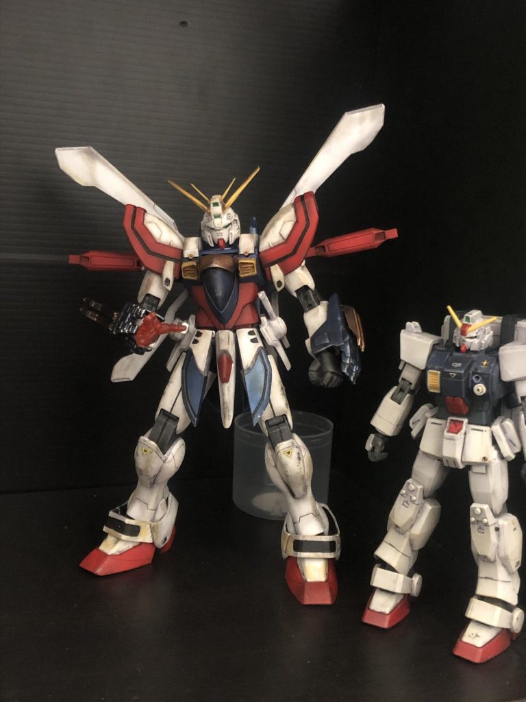 本体への改造は太もも以外の合わせ目消しと肩にプラ板貼ったぐらいです