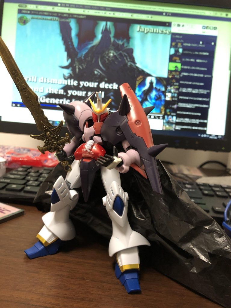 ガラッゾをベースにアスクレプオスの顔、カラミティの角、ギャンスロットの足を付け、武者のパーツで飾り付けています。