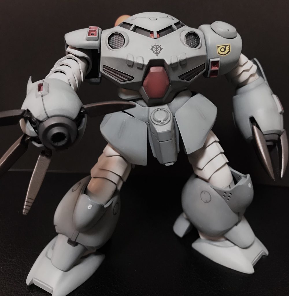 肩はあとハメ加工して合わせ目消しをしてたのですが、最後組み立て時にはめた瞬間「パキッ」って嫌な音がして合わせ目消した肩が綺麗に割れました‥悲しい‥( ;  ; )