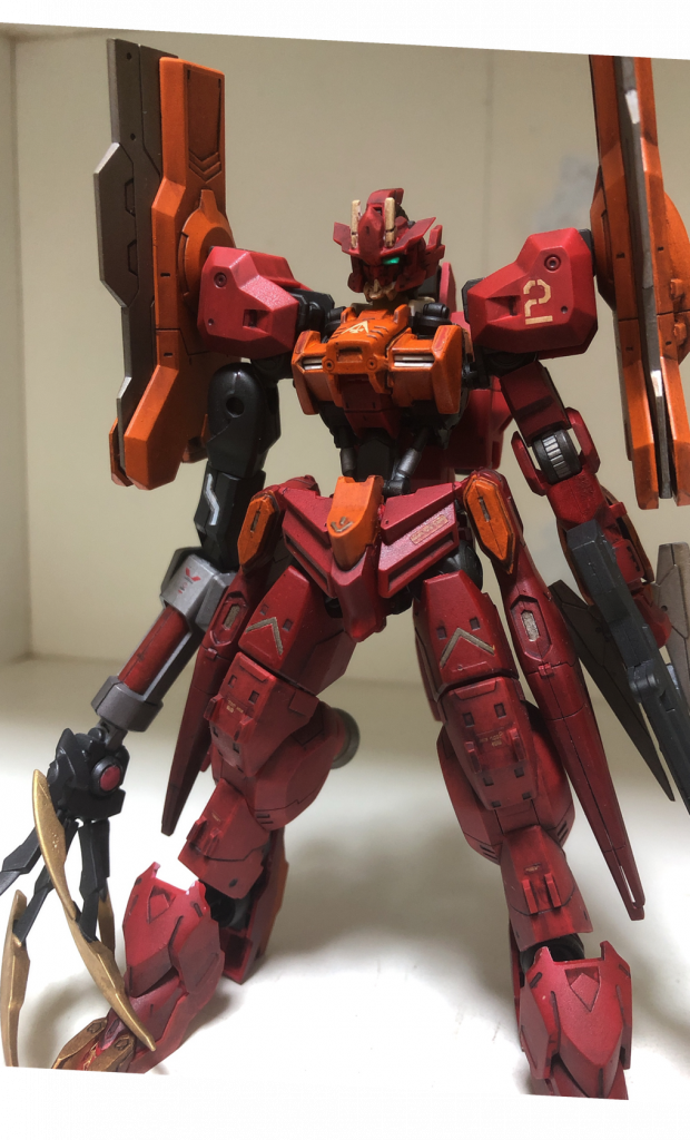 元々もっとオレンジの多い配色でいこうと思っていましたが、下半身が野暮ったいっかなと思い、パクリ元に寄せた配色に変更しました。