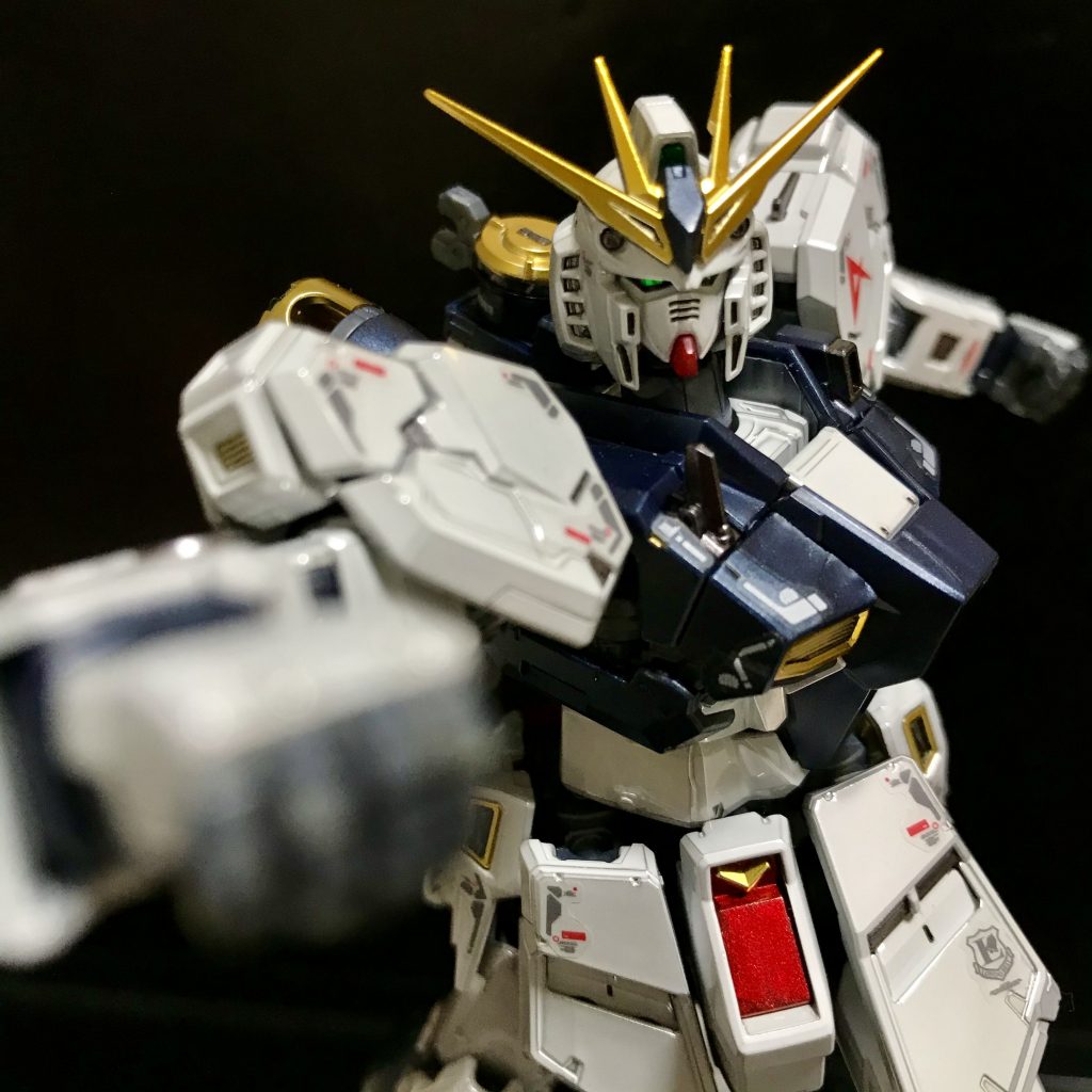 サザビーを殴る!