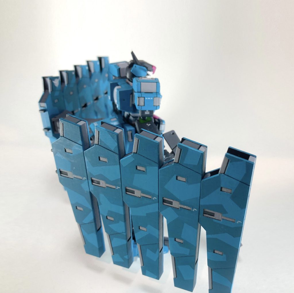 GNホルスタービットも同じく細かく塗り分けています。10個もあるので、めげそうになりながらもなんとか塗り切りました。達成感!