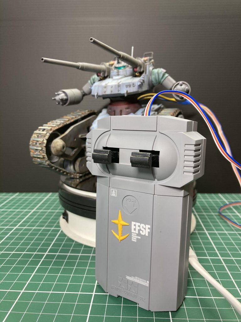 コントローラーは、オリジンの映像を確認してグレーにしました