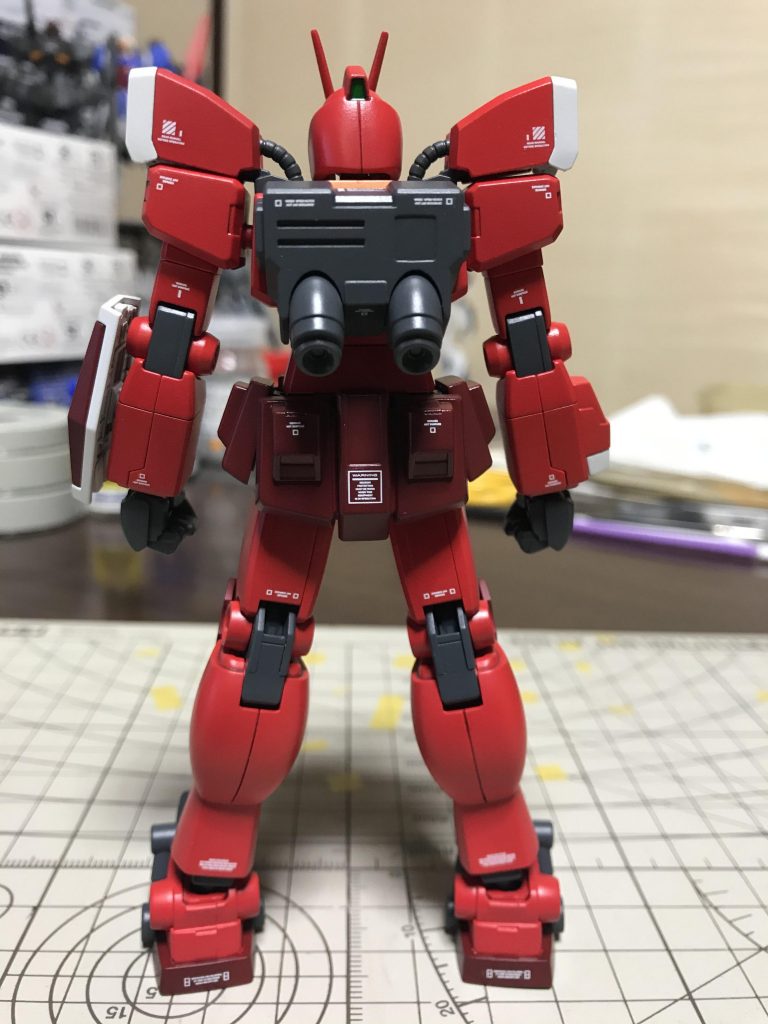 背面                    京田四郎が作ったレッドウォーリアとはデザインカラーリングが少し異なりますが、今風にリメイクしたデザインはこれはこれで素晴らしいです。