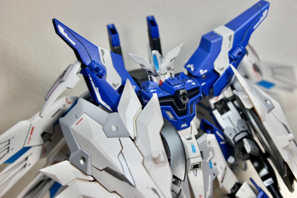 シールド、肩アーマー、サイドスカートを2キット分使いました