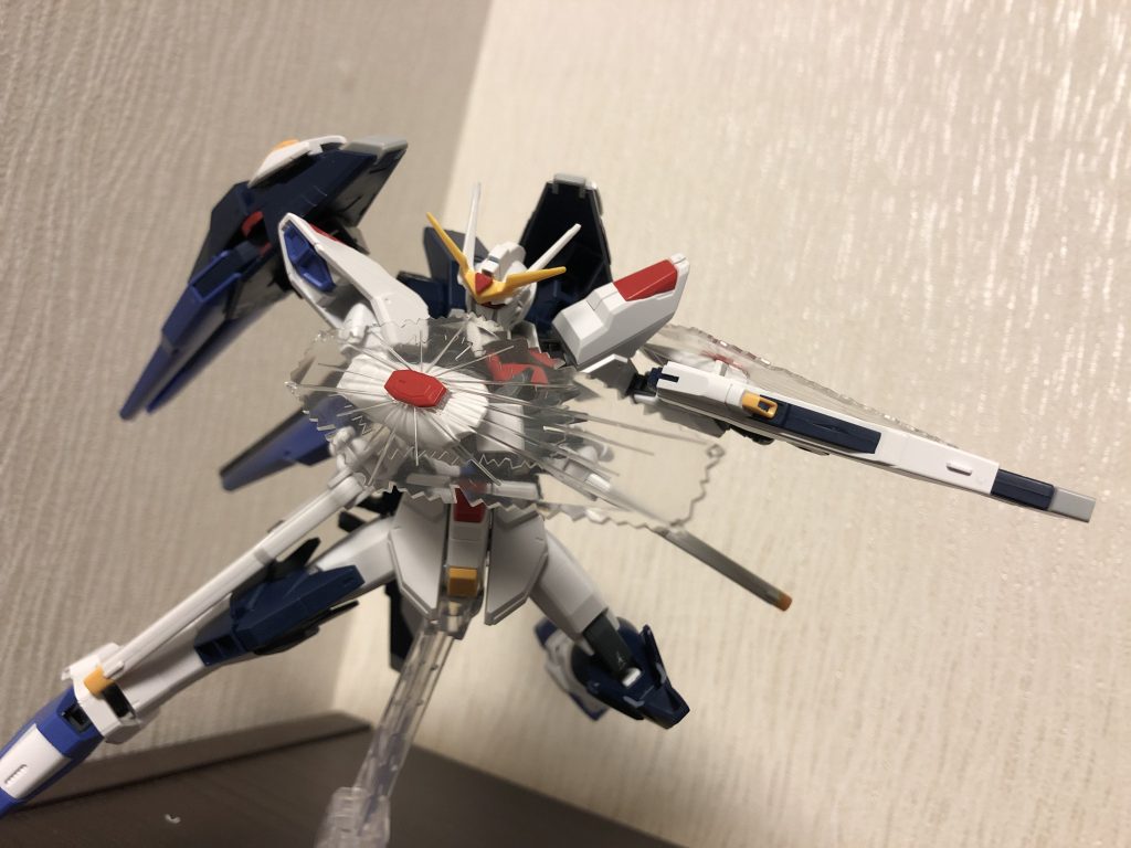 ビームシールド腕部と遠隔兵装化したドラグーンシールドと合わせて四ヶ所に搭載されている。