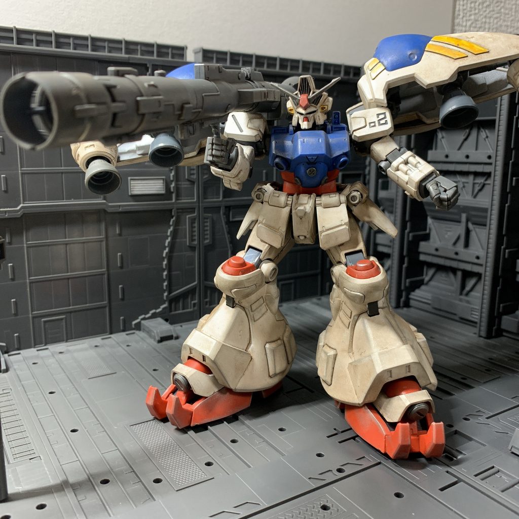 ビームバズーカ。可動範囲が狭いのが難点です。