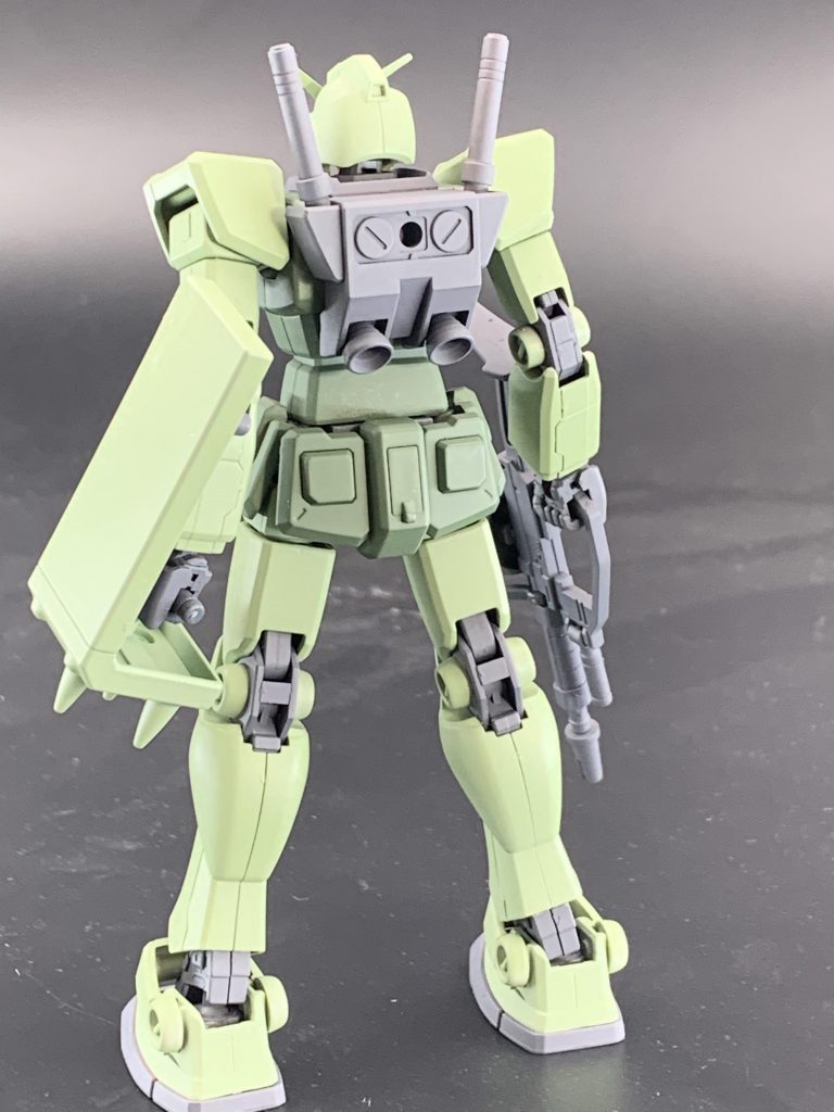 スパイクシールドはゲルググマリーネから拝借してます。ザクマシンガンはオリジンザクから。