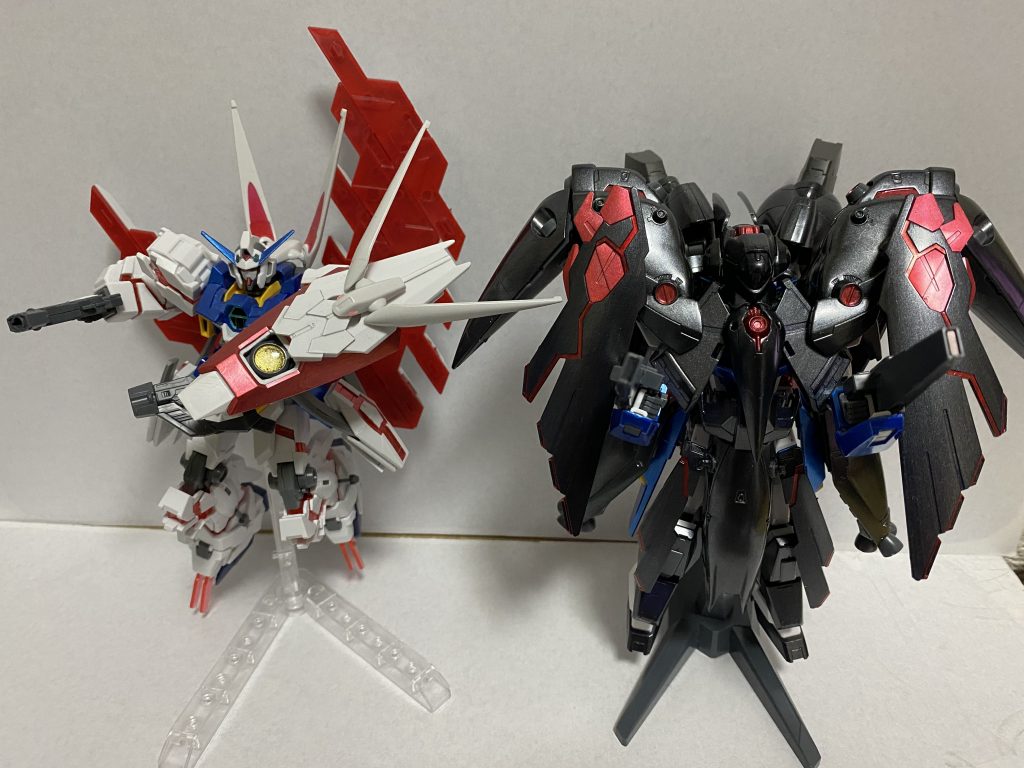 今年の全力作がいい感じに白と黒に分けられました。来年は AGE1用の特殊装備作りたい。