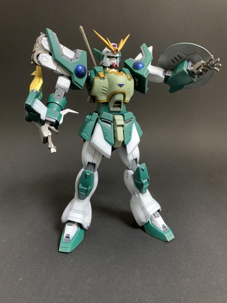 旧キットのシェンロンってドラゴンハング収納状態では肩が全く上がらないんです。なので腕の付け根をボールジョイントにして、きもーち腕が上がるようになりました。シールド裏とかスカスカなんで作り直しています。