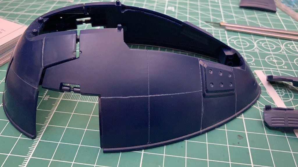 スカートもかなりのっぺりした印象だったので、スジボリしちゃいました(*´꒳`*)はい、、線がガタガタですね(笑)