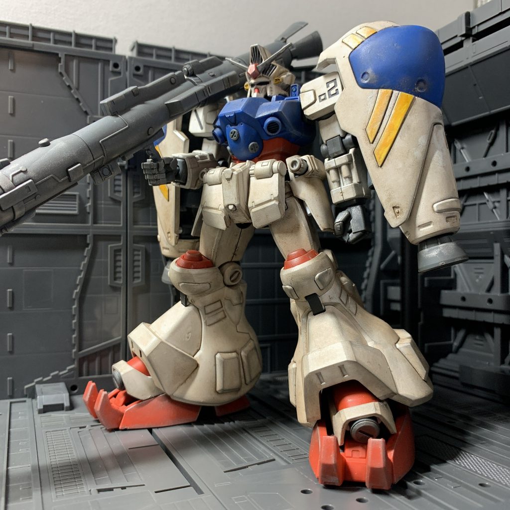 立ち姿。今回からメカニカルチェーンベースを使っています。これは雰囲気出ますね。良い買い物をしました。笑