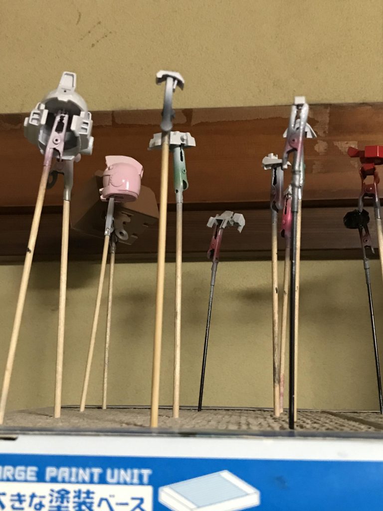 クレオス グレーのサーフェイサー吹き工程