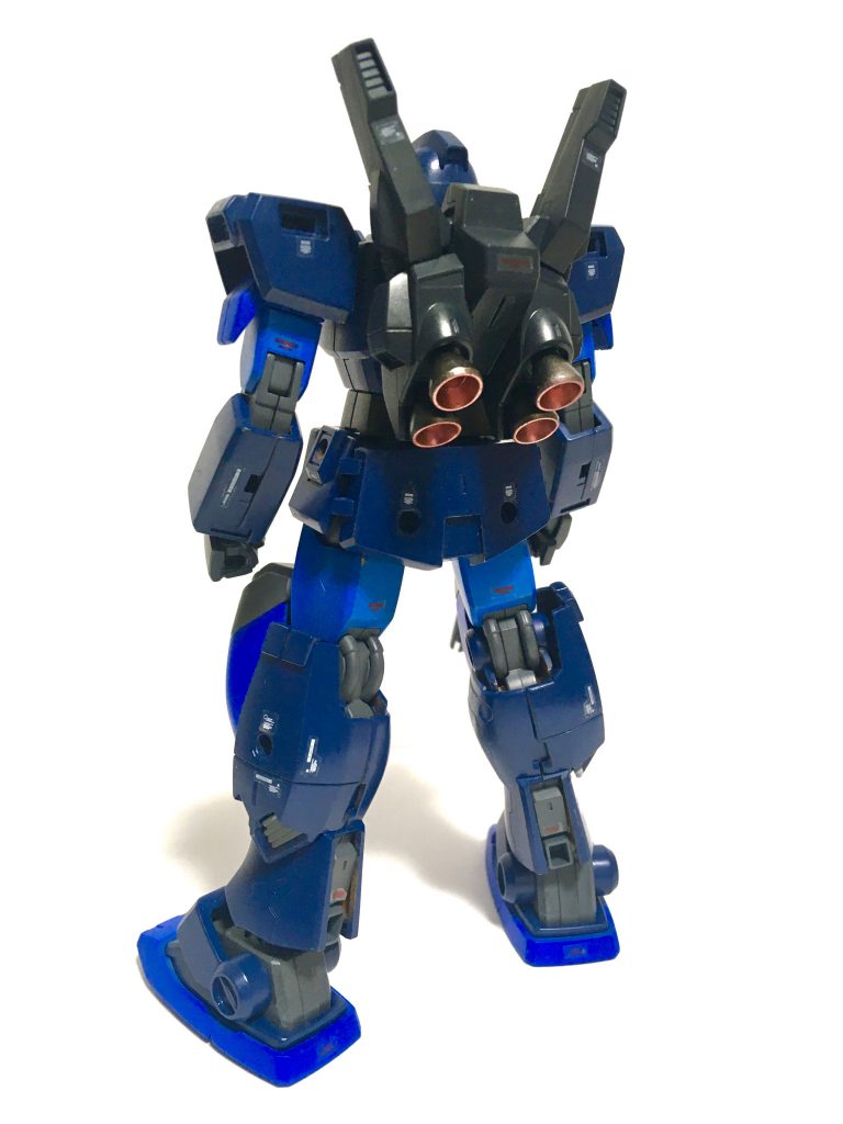 キットには色々武装がついていましたが、個人的にジムはこれくらいシンプルな方が好み。