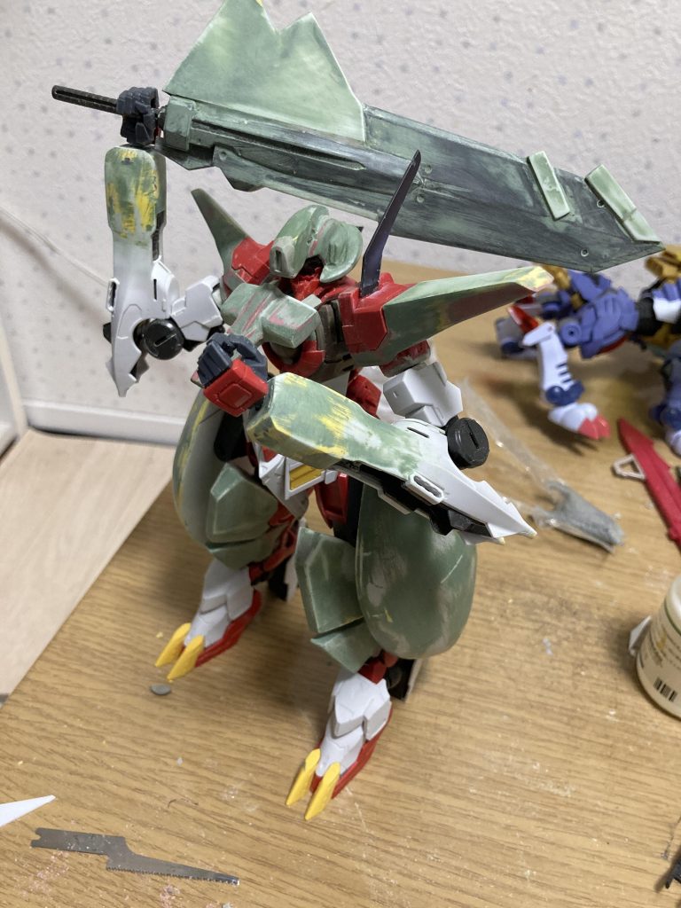 グレージングパテを塗りました。周りが汚くてすみませんw   もっと効率よくスマートに作りたい〜