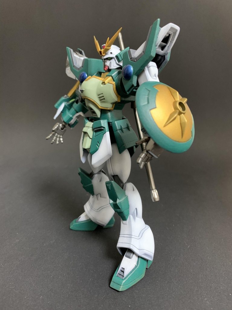 シェンロンをなぜ緑色に塗ったかというと、それは後々に考えているネタがあるからなのですが・・・シェンロンってカラーがウイングとかぶってるから、形はシェンロン、色はアルトロンの方が好きなんです。