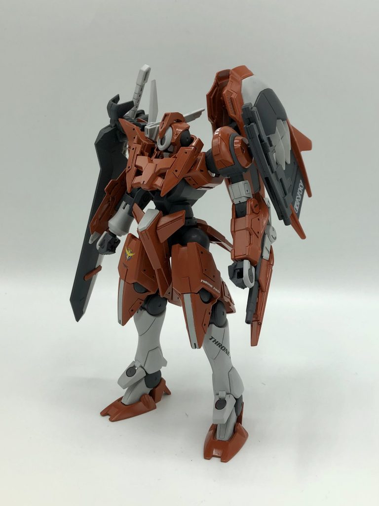 その特徴的なツヴァイのファング射出サイドアーマーは背中に!片翼感を出してみました( *´罒`* )